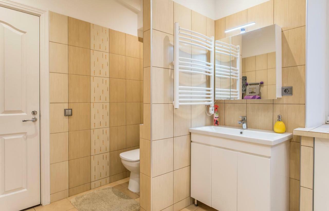 Charming Spacious 3 Bedroom In Old Town Рига Экстерьер фото