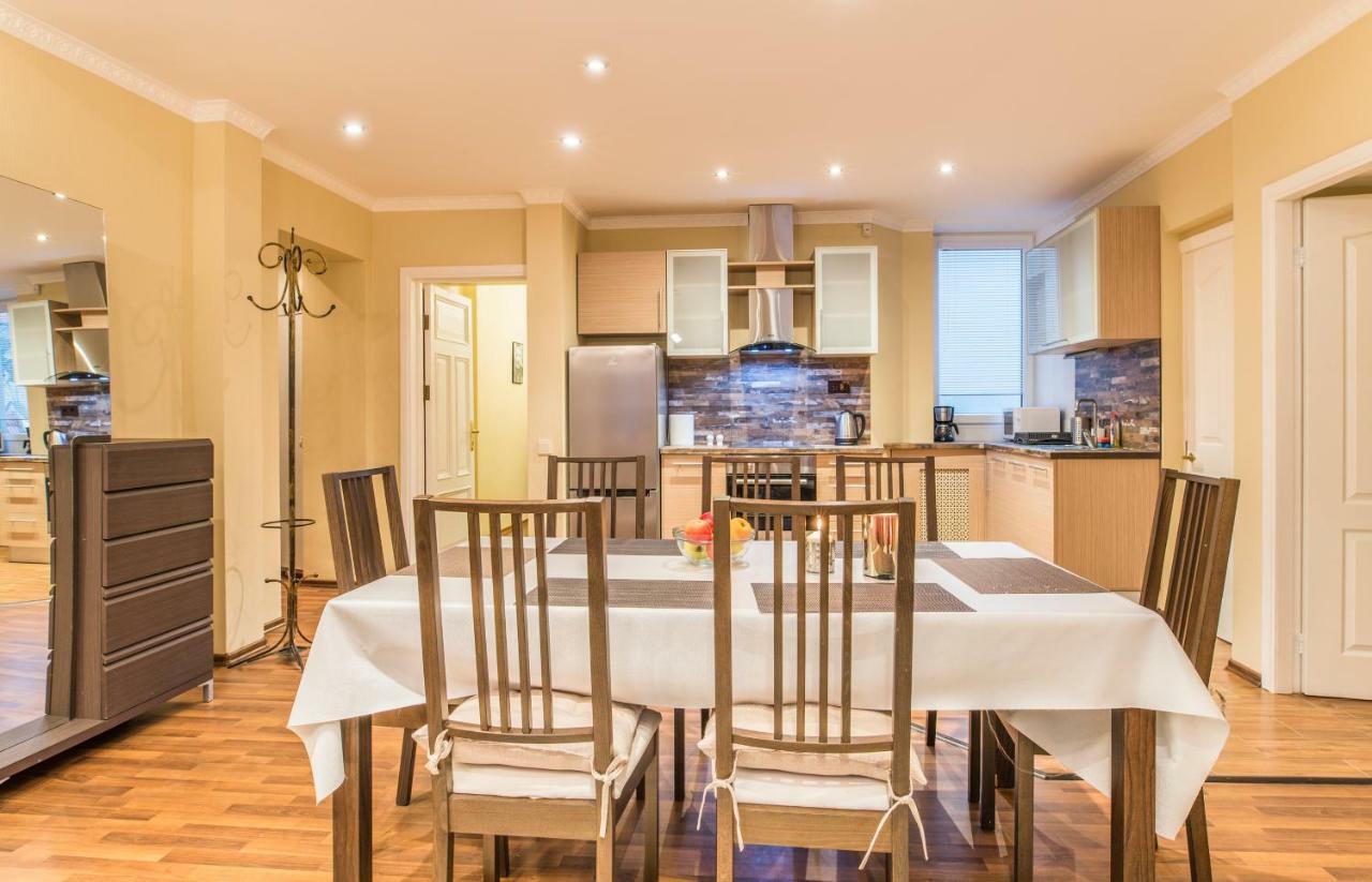 Charming Spacious 3 Bedroom In Old Town Рига Экстерьер фото